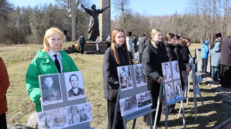 У мемарыяльным комплексе "Шунеўка" адбыўся мітынг памяці, прысвечаны 82-й гадавіне Хатынскай трагедыі