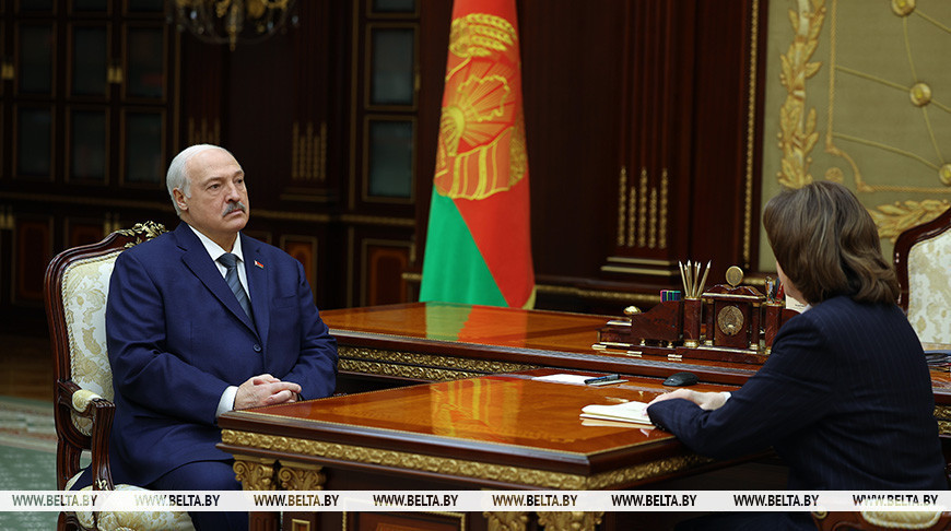 Законотворчество, работа с гражданами и местными советами. Лукашенко принял с докладом Кочанову