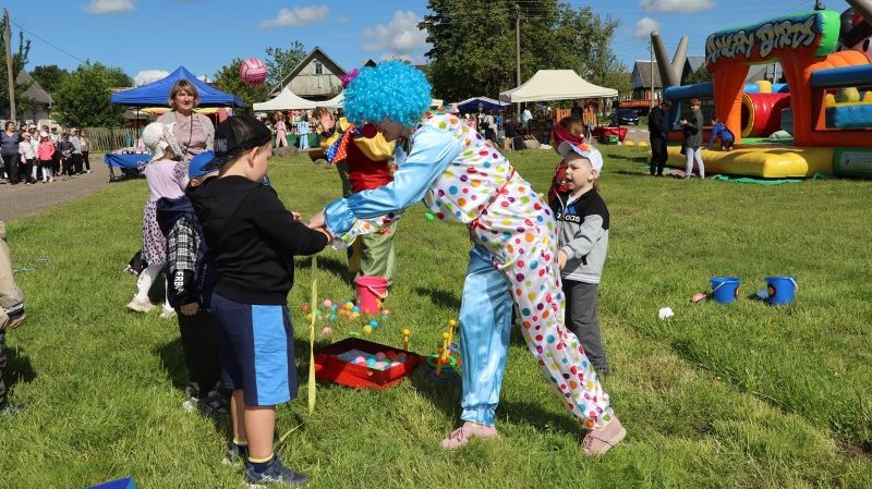 Ребята Докшицкого района весело встретили лето