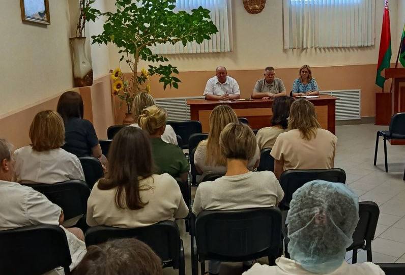 В трудовых коллективах Докшицкого района  проходшел Единый день информирования
