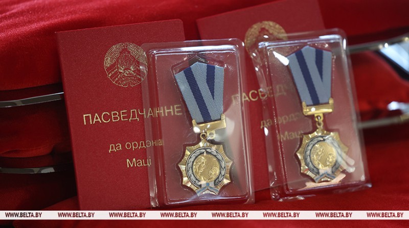 Александр Лукашенко подписал указ о награждении 72 белорусок орденом Матери