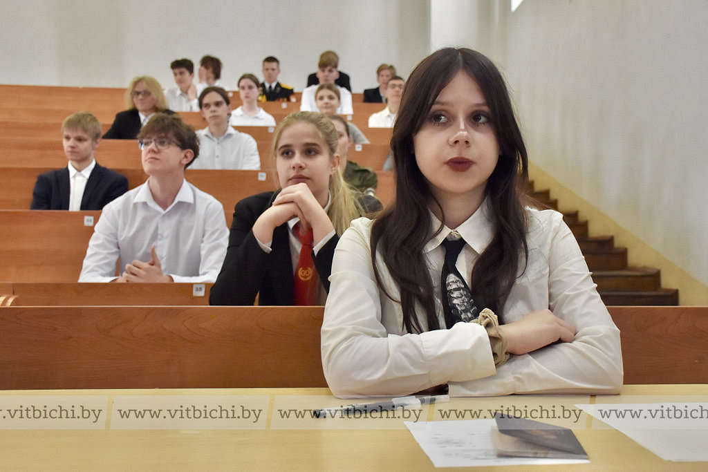 Собранность, тишина и максимум сосредоточенности: как сдают ЦЭ и ЦТ витебские школьники