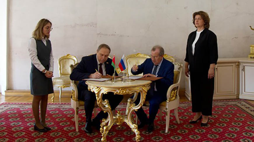 Belarus, Russia sign agreement on cooperation in science