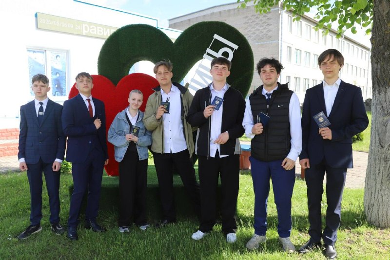 Сегодня выпускники Докшицкого района сдают свой первый централизованный экзамен по предмету на выбор