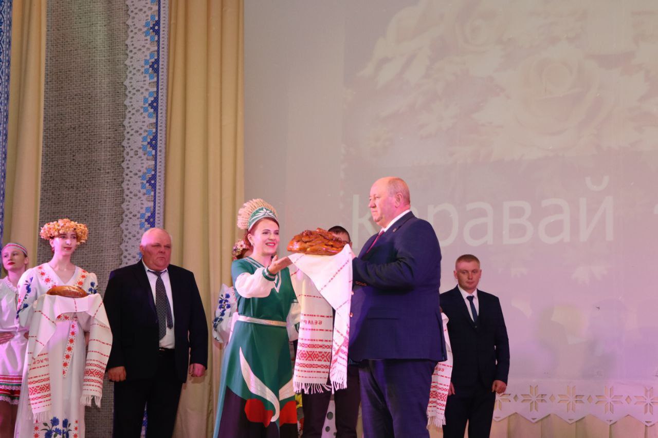 В Докшицах чествовали лучших работников агропромышленного комплекса и перерабатывающей промышленности