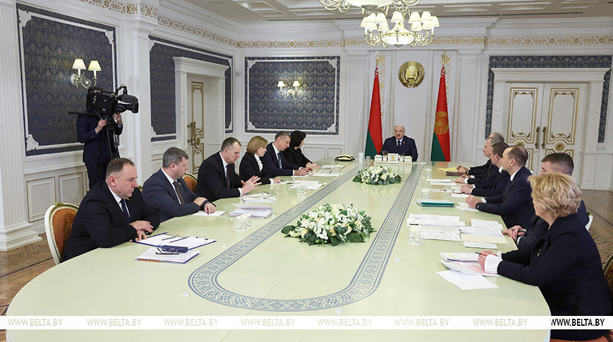 Lukashenko insists on strengthening powers of local authorities in respect of private sector