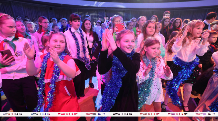 "Шчасцю няма мяжы!" Удзельнікі абласной навагодняй ёлкі ў Віцебску падзяліліся эмоцыямі