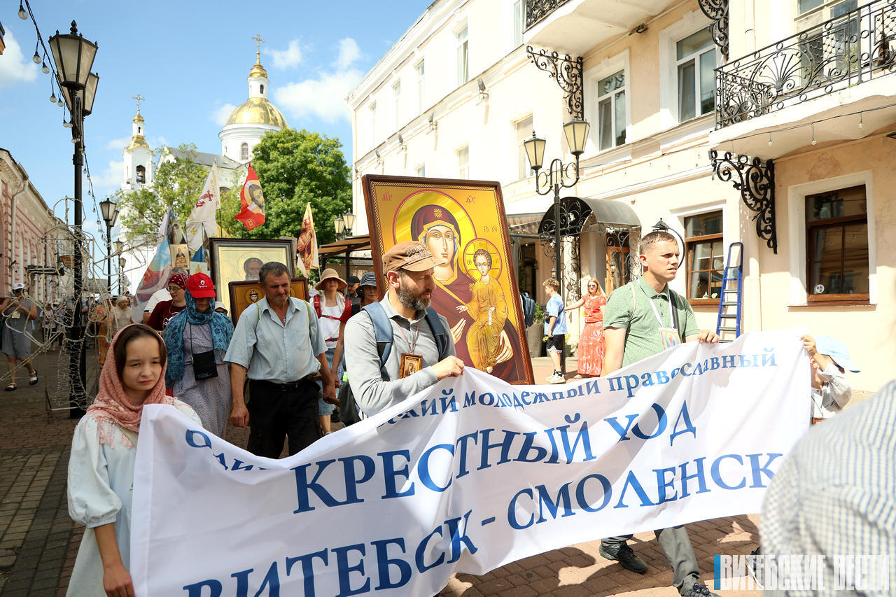 Традыцыйны пешы маладзёжны Адзігітрыеўскі хрэсны ход стартаваў у Віцебску