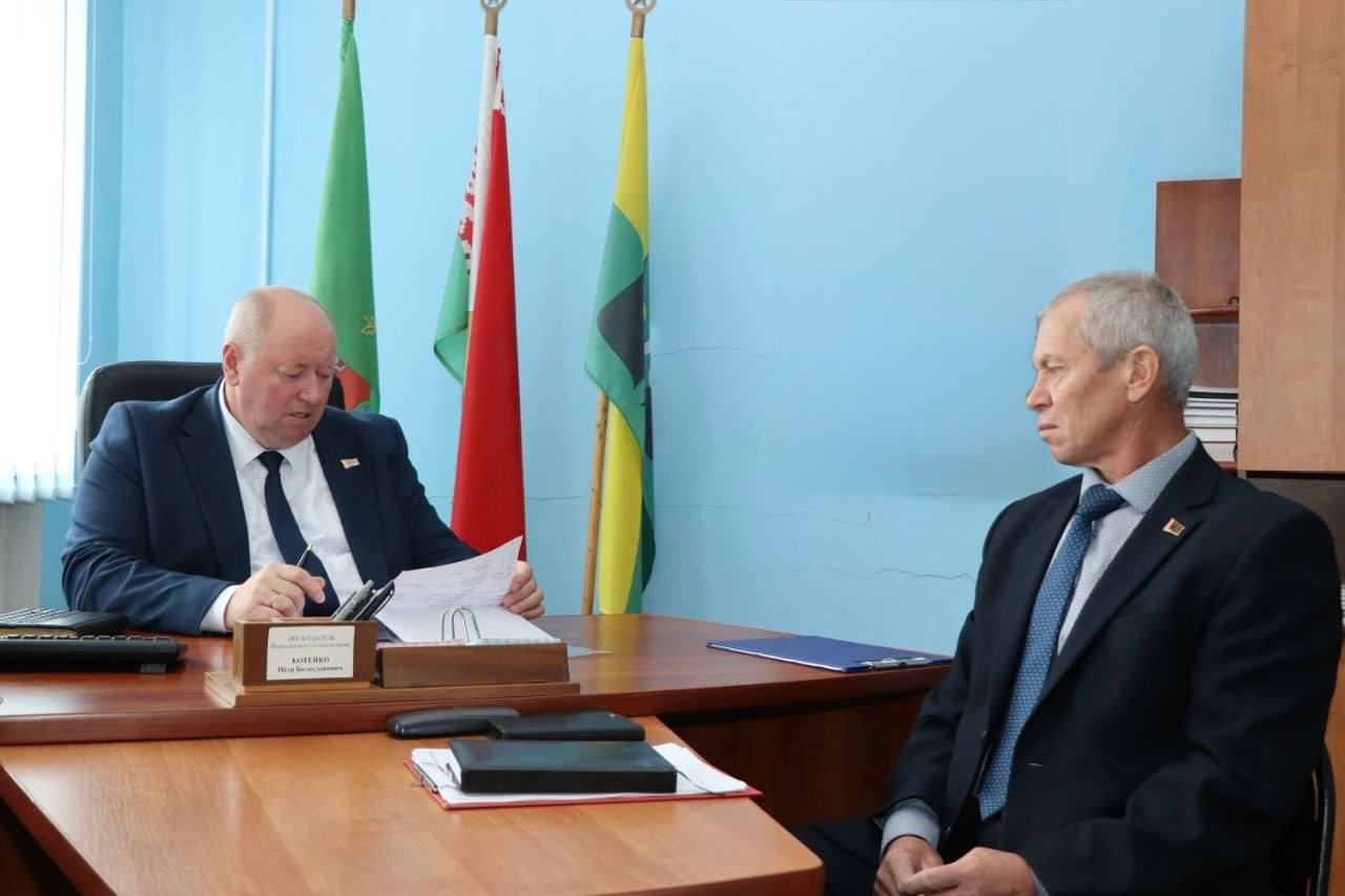 Дзень Ваўкалацкага сельсавета прайшоў пад кіраўніцтвам старшыні раённага Савета дэпутатаў Валянціны Рандарэвіч і з удзелам старшыні райвыканкама Сяргея Абірала.