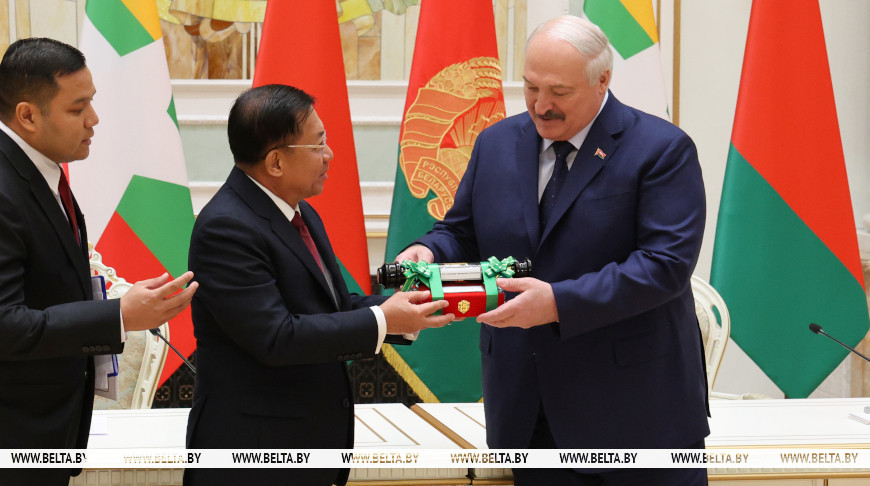 Lukashenko awarded with highest government decoration of Myanmar